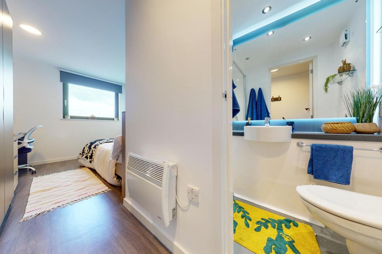 Private Bedrooms With Shared Kitchen, Studios And Apartments At Canvas Glasgow Near The City Centre For Students Only 외부 사진